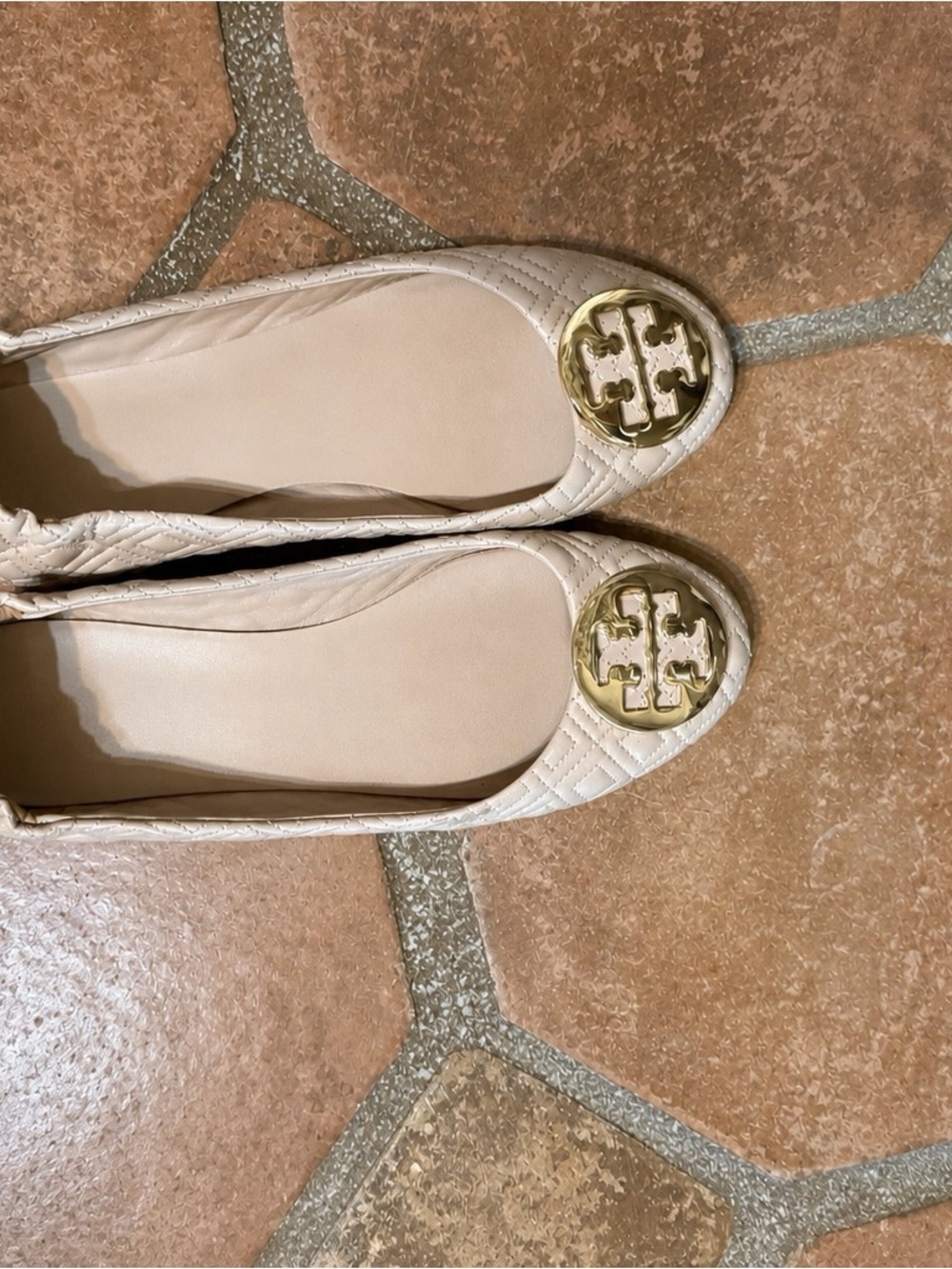Tori Burch Quilted Beige Leather Ballet Flats with Gold Emblem